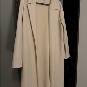 Zara Women's Elegant Cream Trench Coat